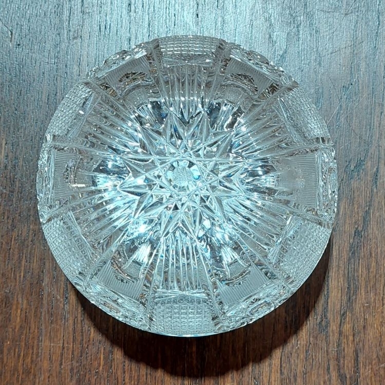 有蓋圓形水晶盒