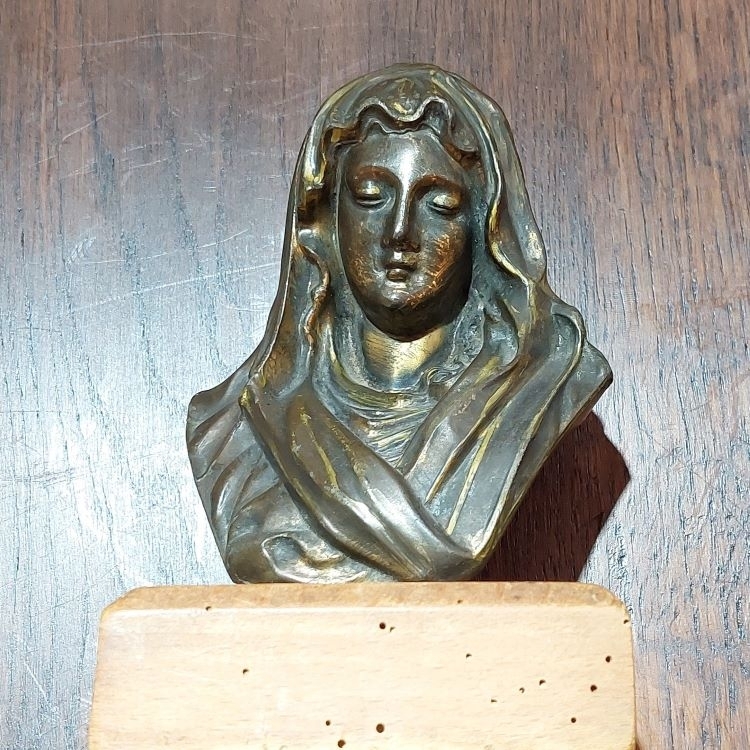 聖母瑪利亞雕塑